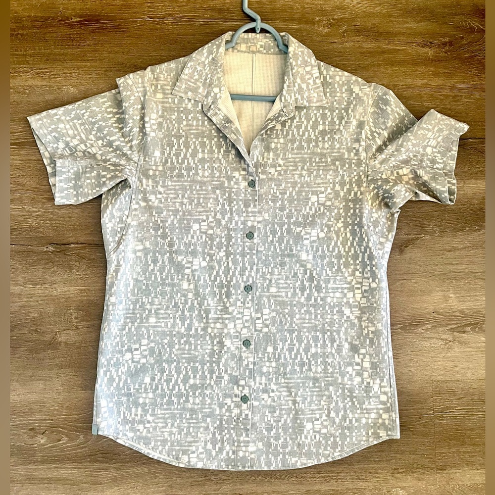 Lululemon (Mens Medium) Gray Short Sleeve Stretch Button Polo Shirt Golf Casual